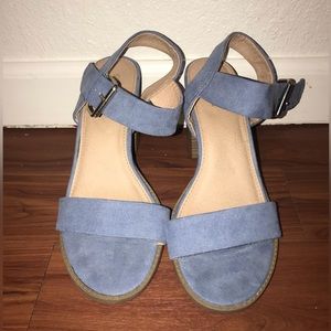🦋Blue Suede Open-Toe Strappy Heels!